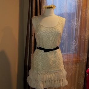 Romantic! Lacey shift dress or tunic Sz small